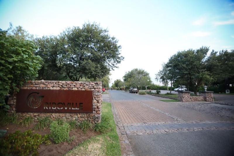 מידרנד Riboville Boutique Hotel And Restaurant מראה חיצוני תמונה